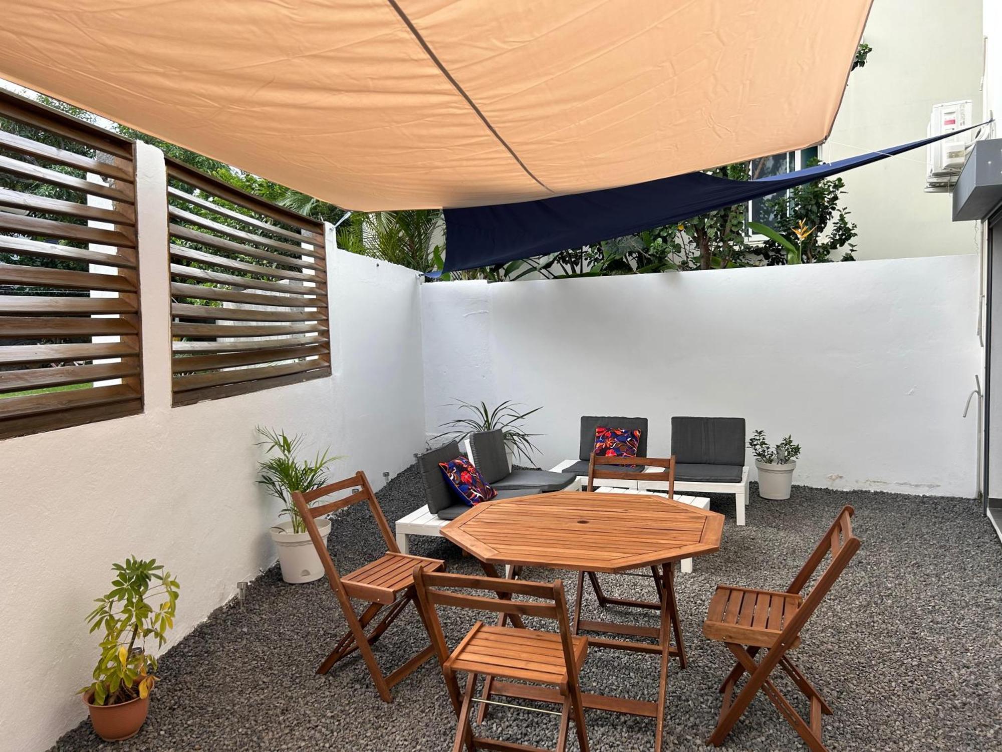 Appartement A 2 Pas De La Plage De Terre Sainte Exterior photo